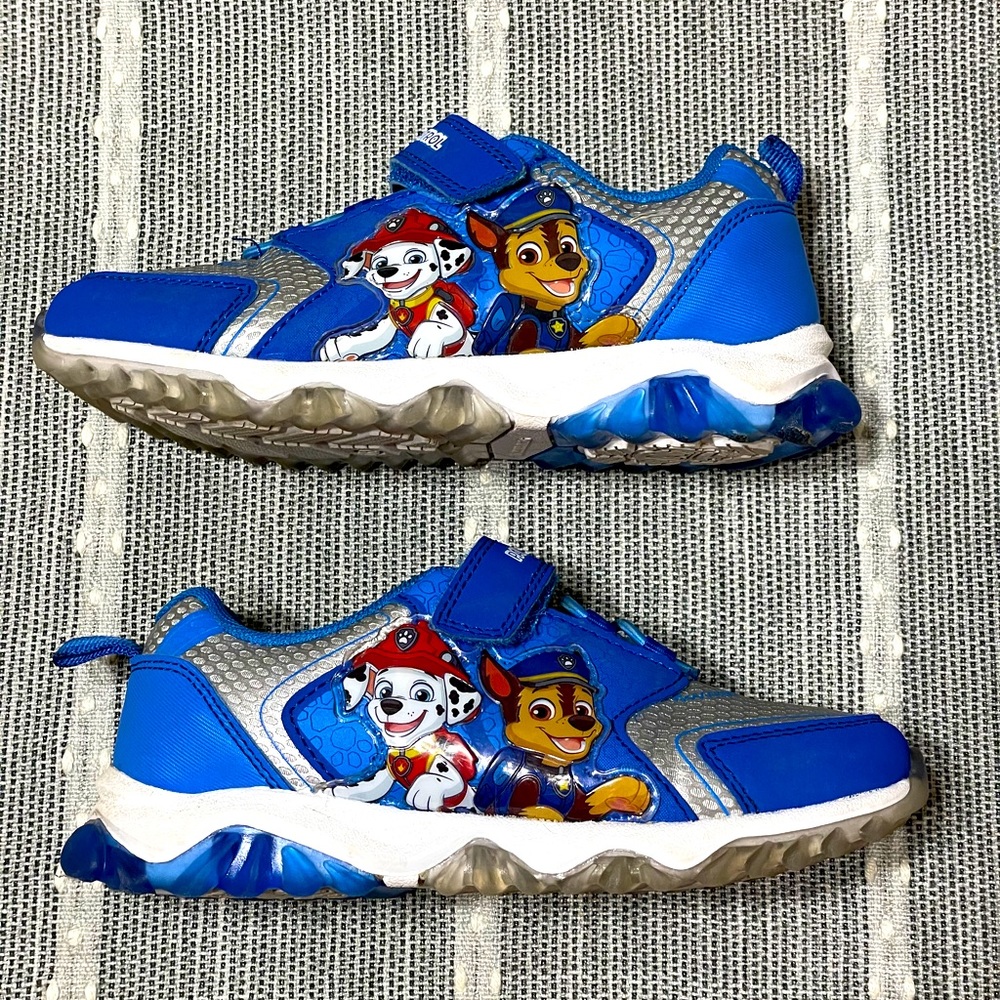 Nickelodeon Paw Patrol light-up sneakers size 12